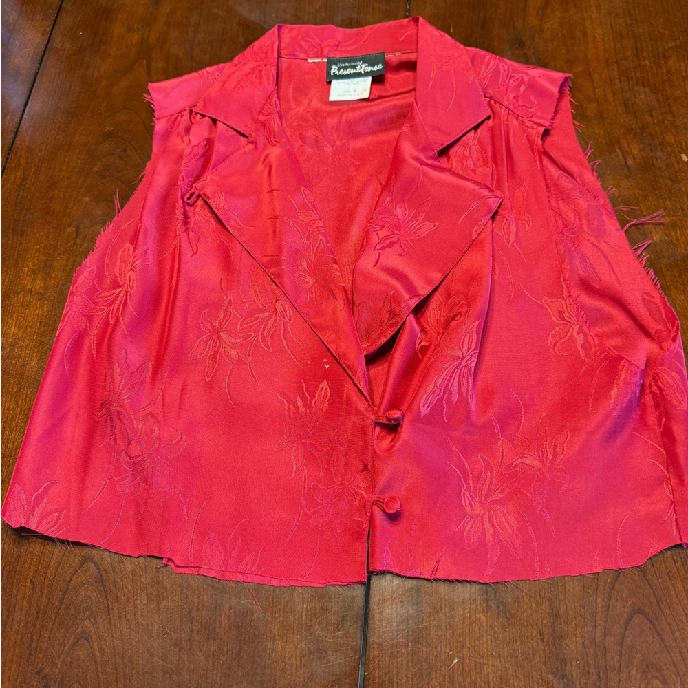 Karen Kane Red Floral Sleeveless Blouse